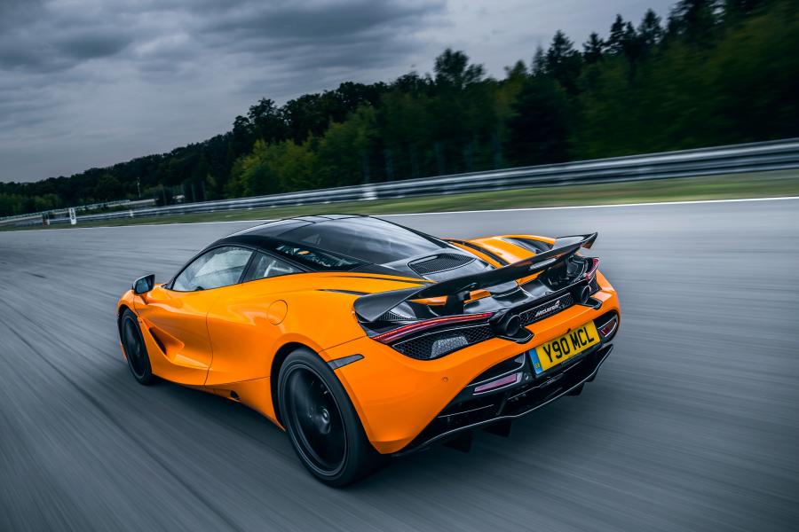  McLaren 720S Track Pack 2018 года  (UK) (фото 3 из 10)